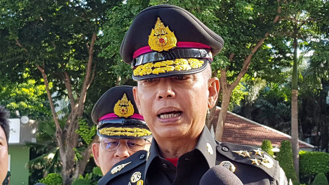 มองพรรคใหม่ เหมือนการสู้กับคอมมิวนิสต์ในอดีต ผบ.ทบ.ออกมาเปรียบเปรย!