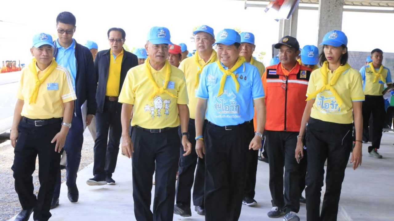 มท.2 ติดตามองคมนตรี สำรวจพื้นที่ความเสียหาย "ป่าพรุเสม็ด" สงขลา