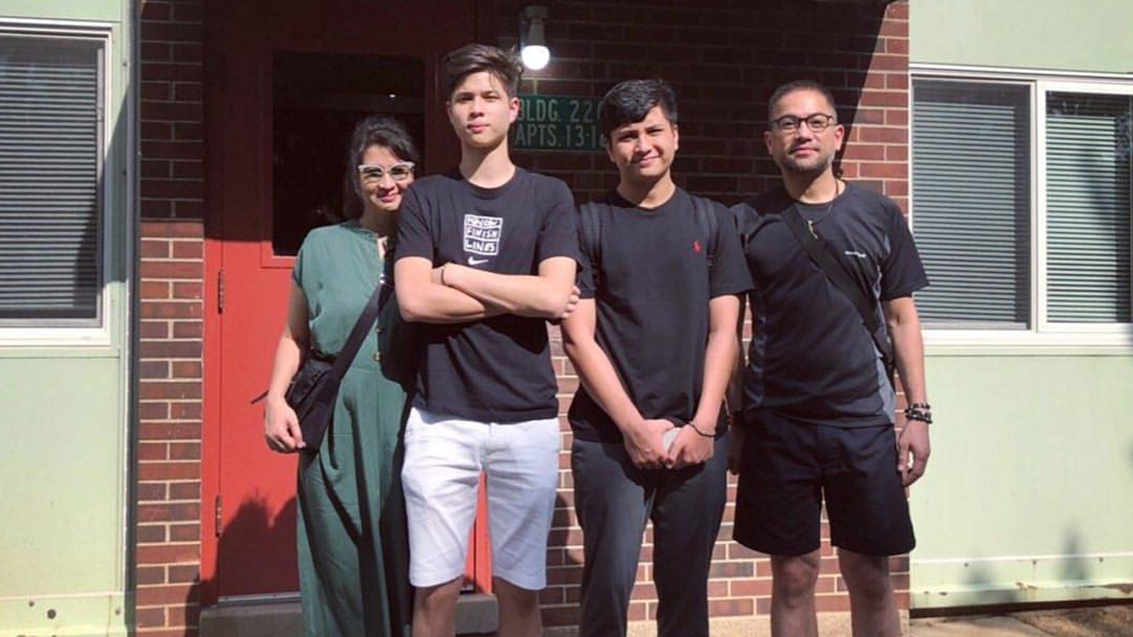 ดีต่อใจแฟนคลับ หมิว-ก้อง ร่วมเฟรมถ่ายรูปพร้อมลูกๆ ครั้งแรกหลังหย่า