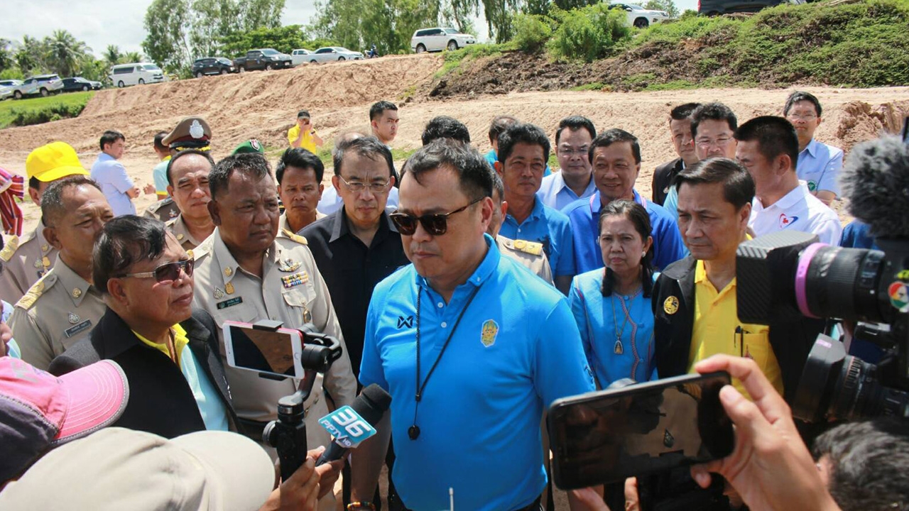 อนุทิน บินเครื่องส่วนตัวลงพื้นที่ จ.สุรินทร์ ยัน รพ.ขาดน้ำยังไม่วิกฤติ