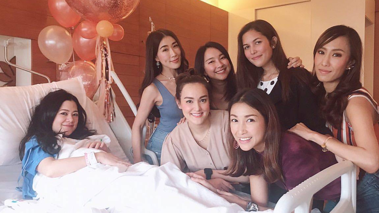 อดีตนักร้องดัง แนนซี่ นันทพร คลอดลูกสาวคนแรก เพื่อนดาราร่วมยินดี (คลิป)