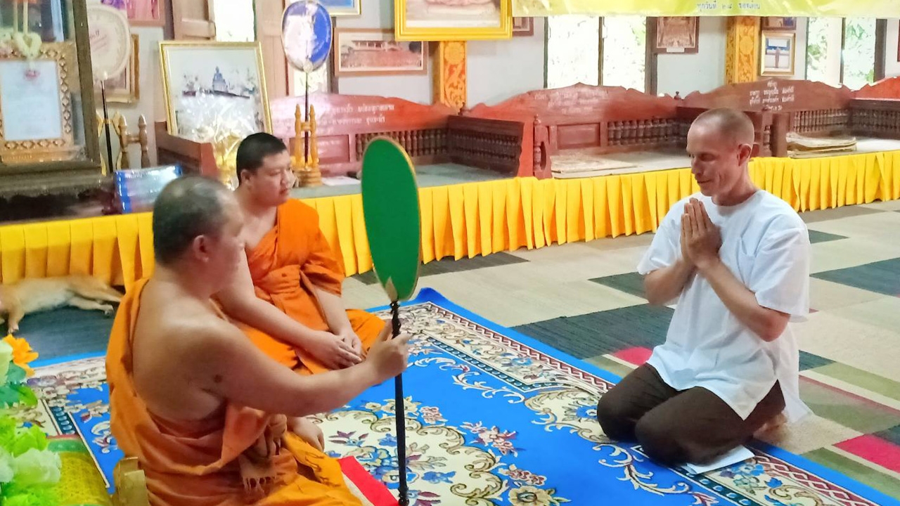 พระจูเลียน ลาสิกขาแล้ว ยันไม่ได้หลอกสาวขืนใจ ทำผิดเพราะขาดอาจารย์สั่งสอน