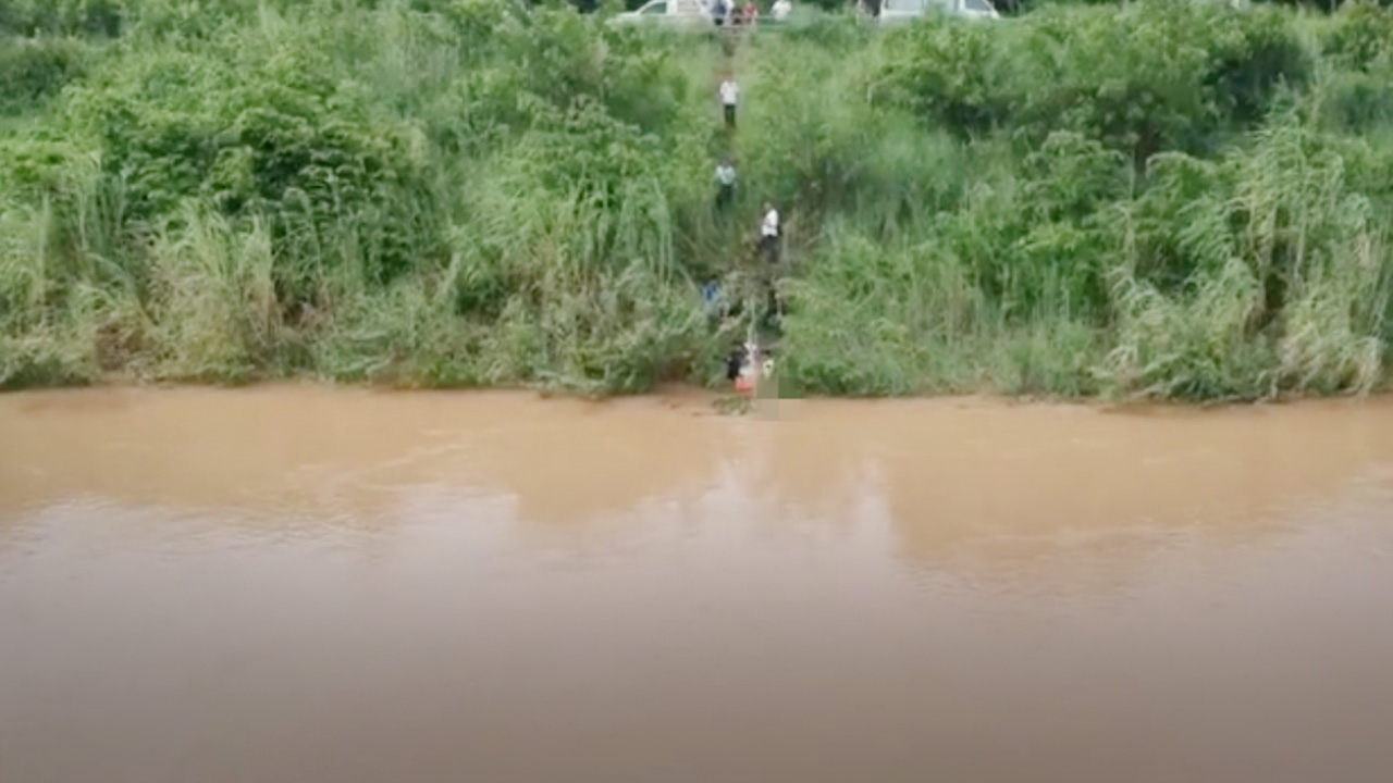 ชาวบ้านหาปลาสยอง พบ "ศพหญิงไร้หัว" ลอยอืดมาตามแม่น้ำโขง