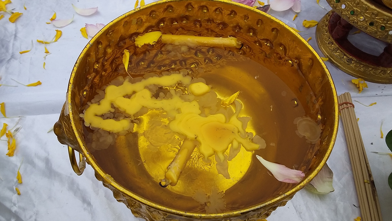 ส่องขันน้ำมนต์คำชะโนด "เฉลิมชัย" รัฐมนตรีเกษตรฯ บวงสรวงมี "เลขเด็ด" 6 9
