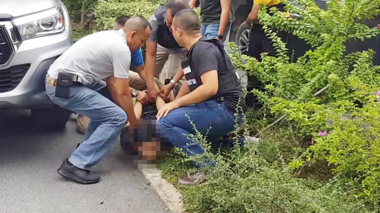 รวบหนุ่มยิงลุงข้างบ้าน ปฏิเสธ อ้างทำงานอยู่ต่างจังหวัด 10 ปีแล้ว