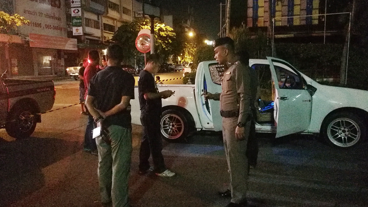 หนุ่มฉุนโดนเบิ้ลรถใส่รัวยิงดับ 2 เจ็บ 2 หน้าผับโรงแรมดังหาดใหญ่