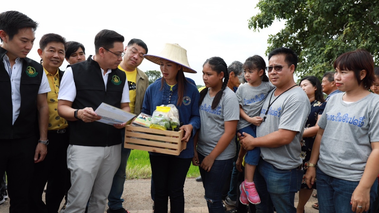 ติดตั้งเน็ตประชารัฐเพิ่ม หมื่นจุด เอื้อเกษตรกร ขายผลผลิตทางออนไลน์ 