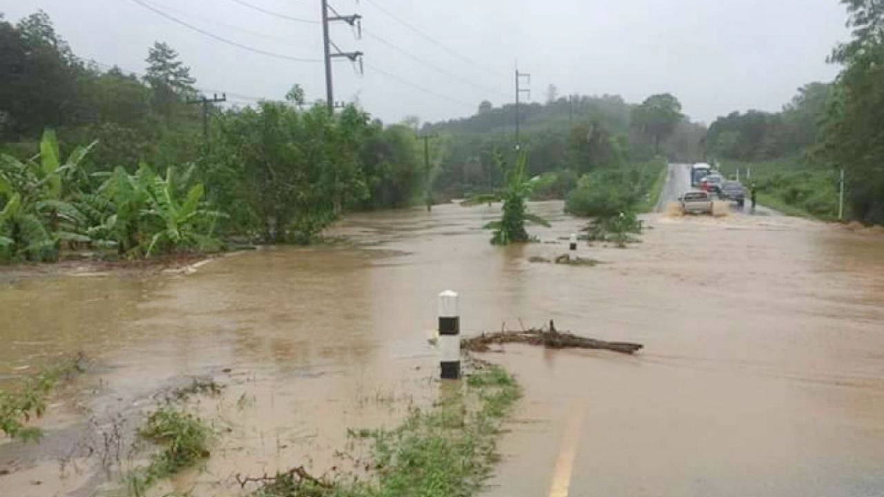 "อีสาน-เหนือ-ใต้" ฝนหนัก พื้นที่เสี่ยงระวังน้ำท่วม กทม.ฝนร้อยละ 60