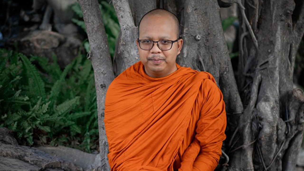 พระมหาไพรวัลย์ เปิดพระไตรปิฎก ยันพระพุทธเจ้าไม่ได้ให้กินฉี่ตัวเอง