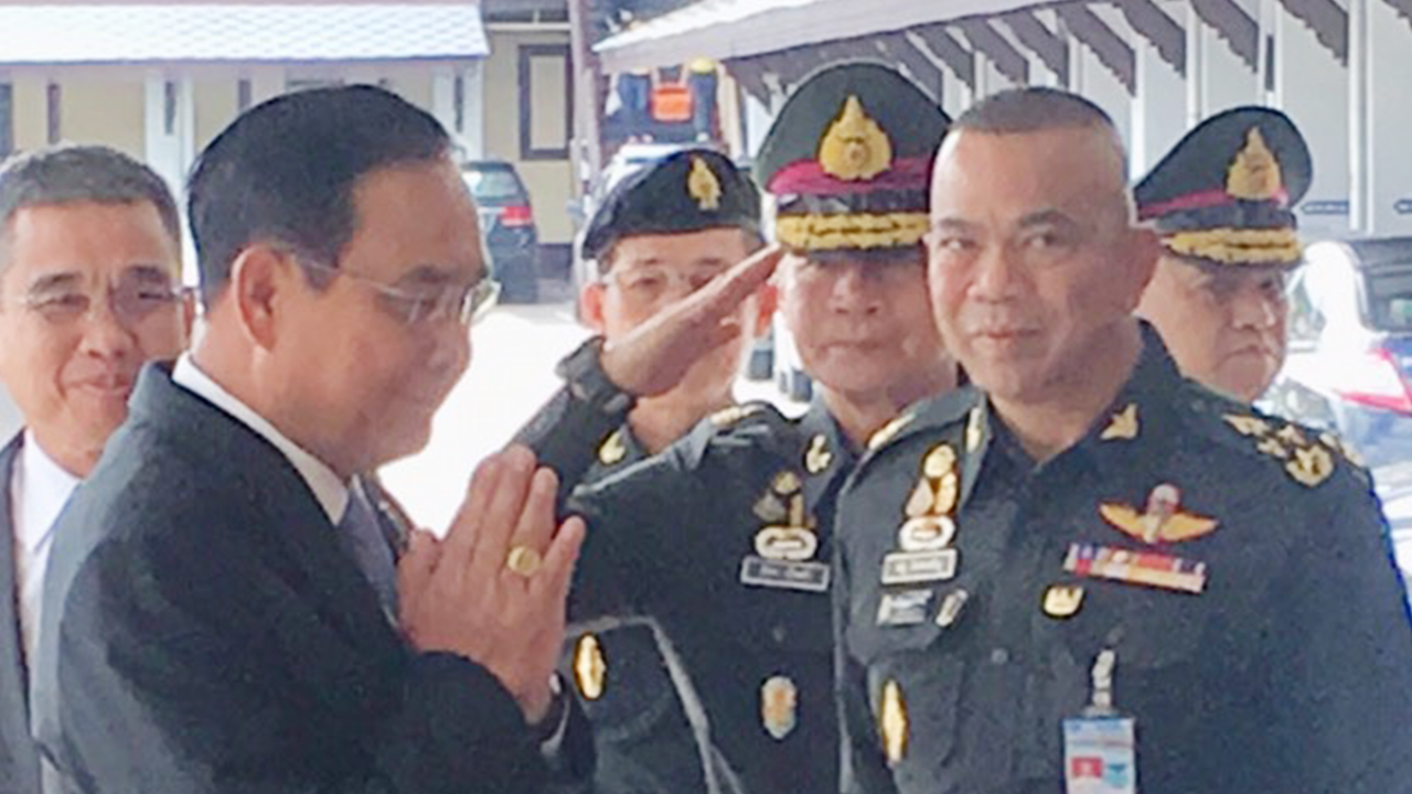 "ประยุทธ์"ถกเหล่าทัพจัดแถวทหารเรียบร้อย เตรียมนำทูลเกล้าฯ