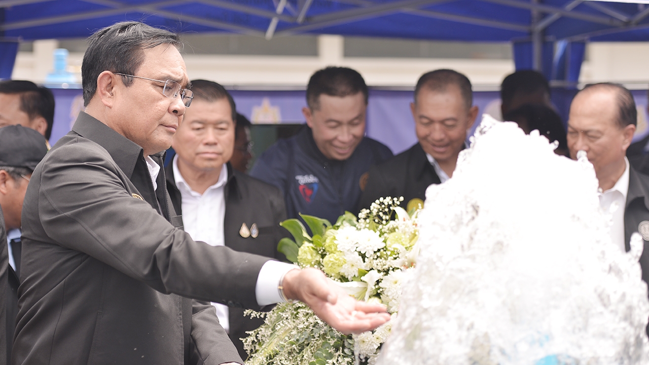 “ประยุทธ์” ย้ำผู้ว่าฯอีสาน 20 จังหวัด คนเดือดร้อนช่วยทันทีไม่ต้องรอคำสั่ง