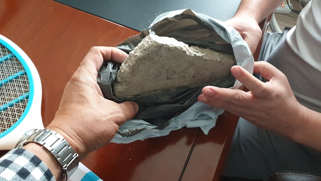 อุทาหรณ์ช็อปออนไลน์ สั่งเครื่องฟอกอากาศ กลับได้ "ก้อนหิน" ราคา 5 พัน