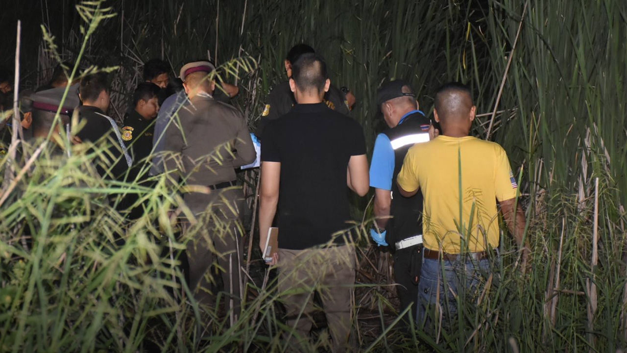 ฆ่าสาว18หมกหญ้าอำพราง แมวดำป้วนเปี้ยนจุดพบศพ เค้นเพื่อนผัวหาเบาะแส