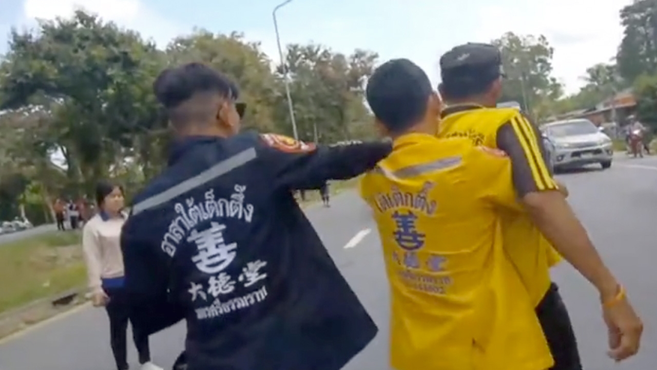 ทหารนอกราชการ ถูกรถชนดับ ญาติหวิดวางมวยหนุ่มคนขับ ห้ามกันวุ่น