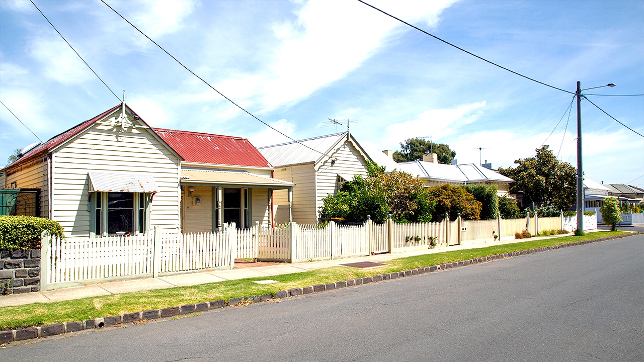 หน้าบ้านรก ติดขัดเรื่องเงินทอง 