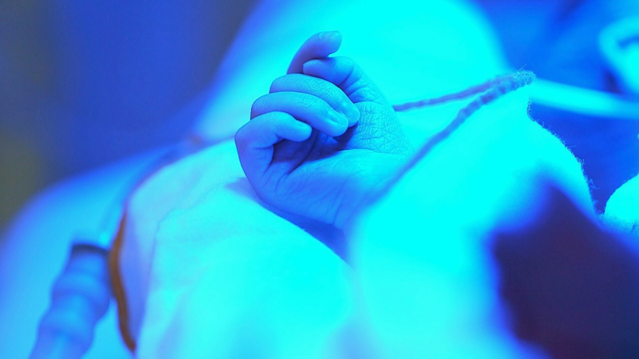 หรือมีสิ่งแอบแฝง ซื้อขายเด็กทารก เหมือนลูกหมาแมวไม่ง่าย คุกหนักค้ามนุษย์