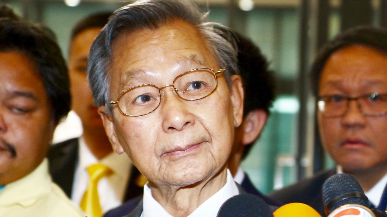 “ชวน” ย้ำงบเหลือต้องคืนแผ่นดิน แจงเจตนาห้ามพวกชักดาบ กยศ. เป็นข้าราชการ