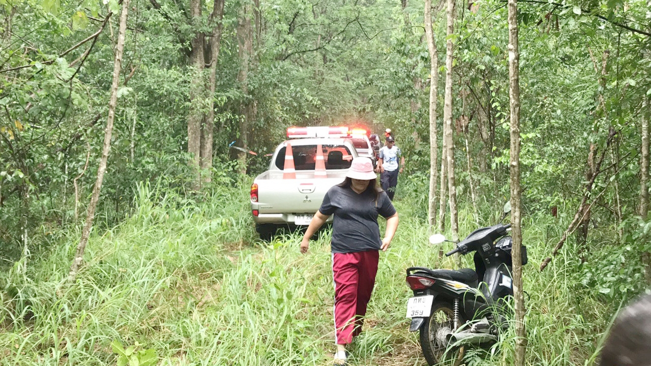 หนุ่มศรีราชาหาเก็บเห็ด เจอกะโหลกบนเขาฉลาก วิ่งป่าราบ