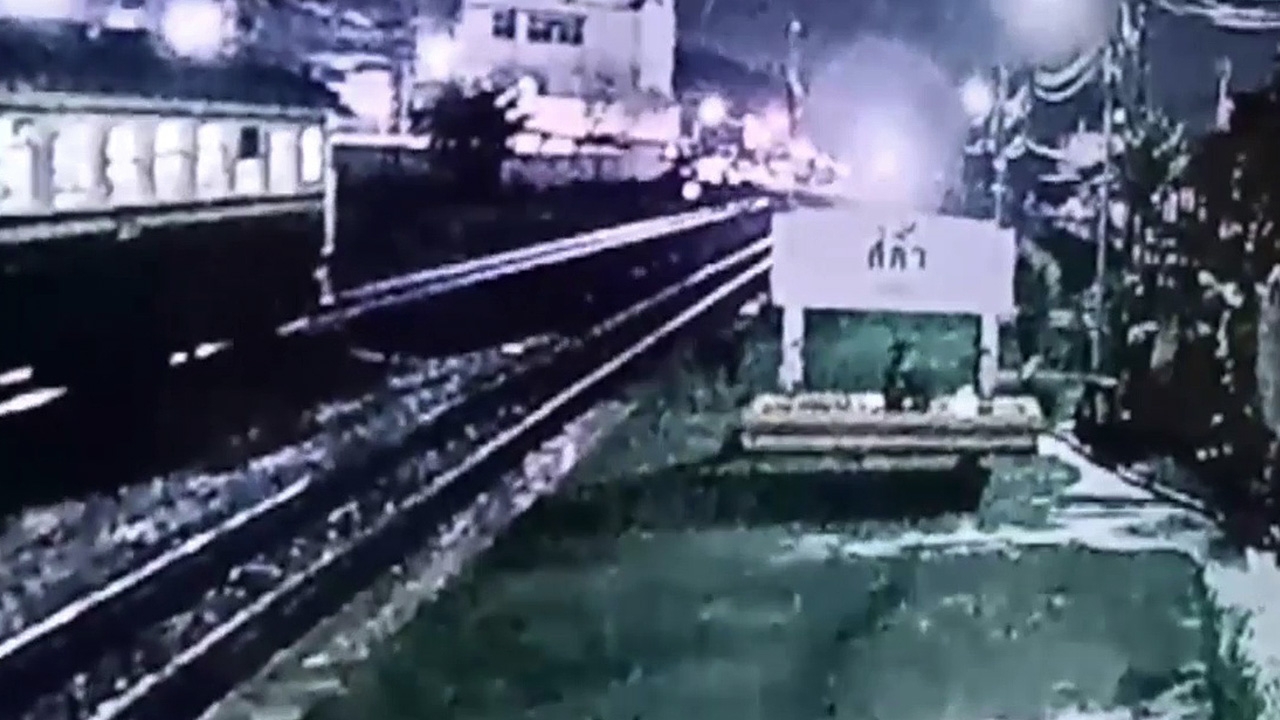 สลด หนุ่มโดนรถไฟทับดับที่สีคิ้ว เพื่อนบ้านเชื่อโรคประจำตัวกำเริบจนล้ม