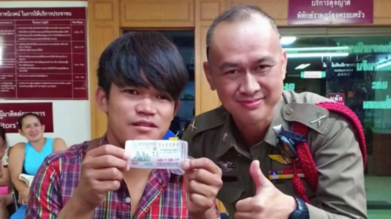 2 หนุ่มพม่าสุดเฮง ซื้อหวยหวังแค่ 2 ตัว ดันถูกที่ 1 รวยคนละ 6 ล้าน