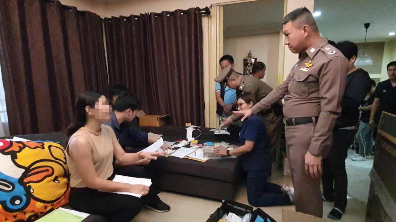 สาวผสมเอง น้ำมันกัญชา "หยอดแล้วตาย" โดนแจ้งจับ พบเงินสดกว่า 3 ล้าน