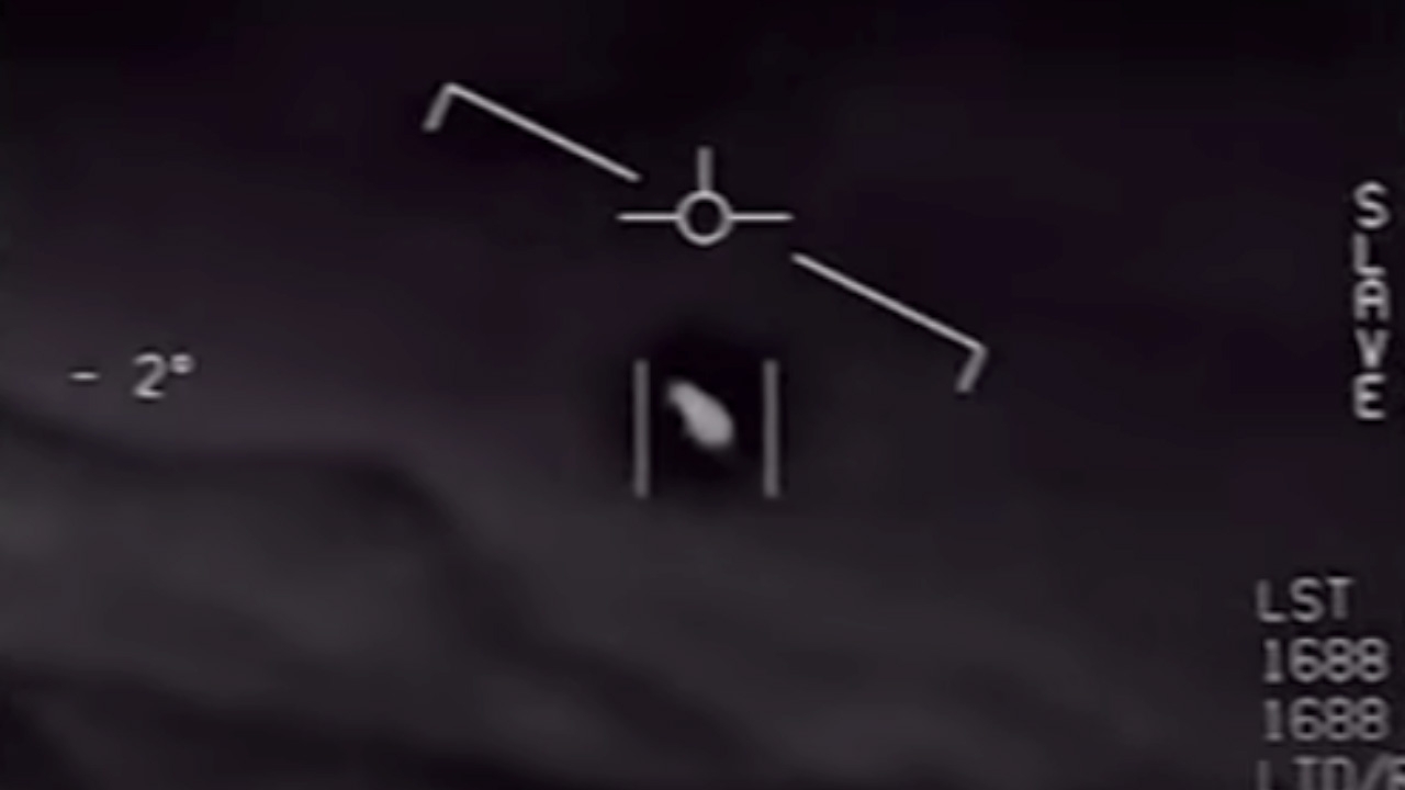 ดูชัดๆอีกครั้ง นาทีนักบินประจันหน้าจานผี สหรัฐฯรับคลิปจริง แต่ปัดเรียกUFO