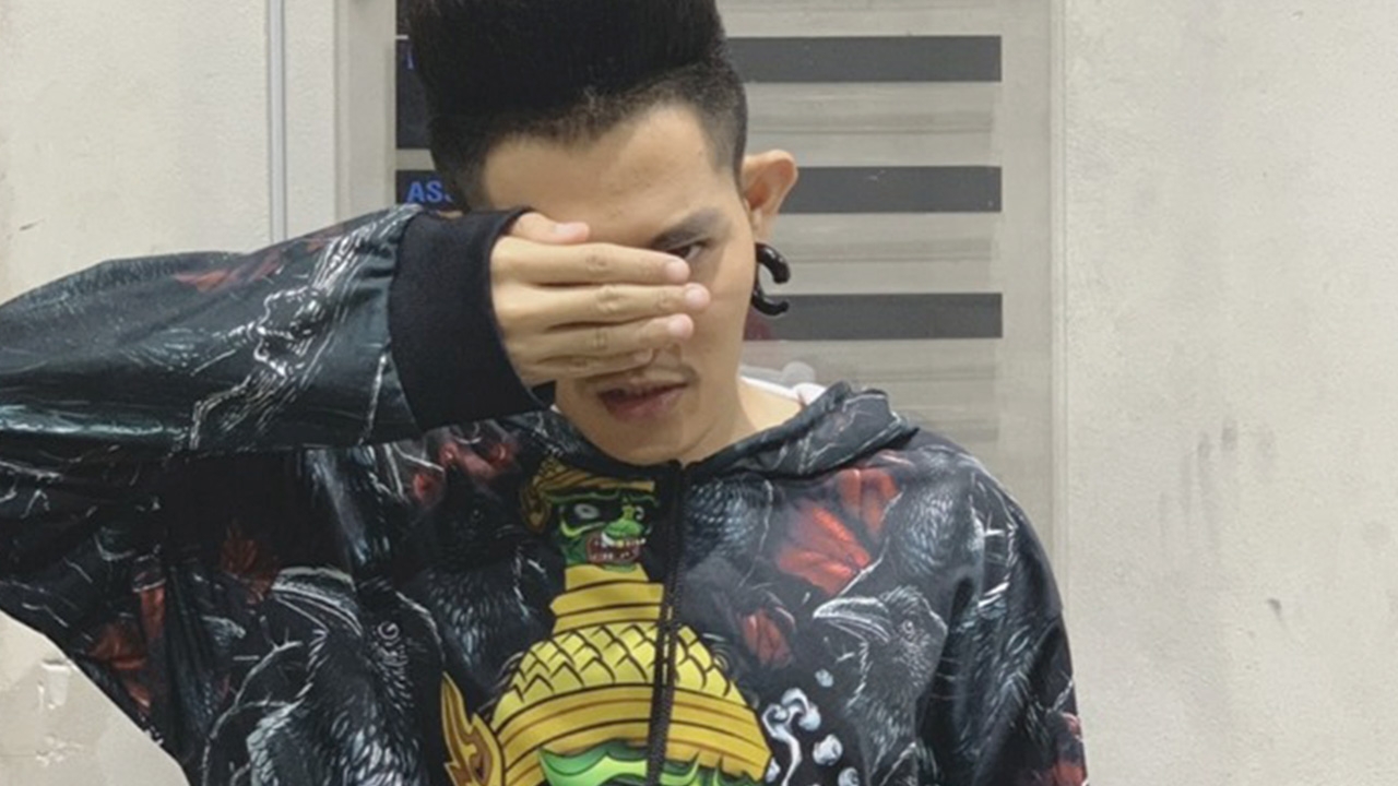  ปกติเป็นคนน่ารัก เก่ง ไม่ทำเขี้ยวฟันล่าง 