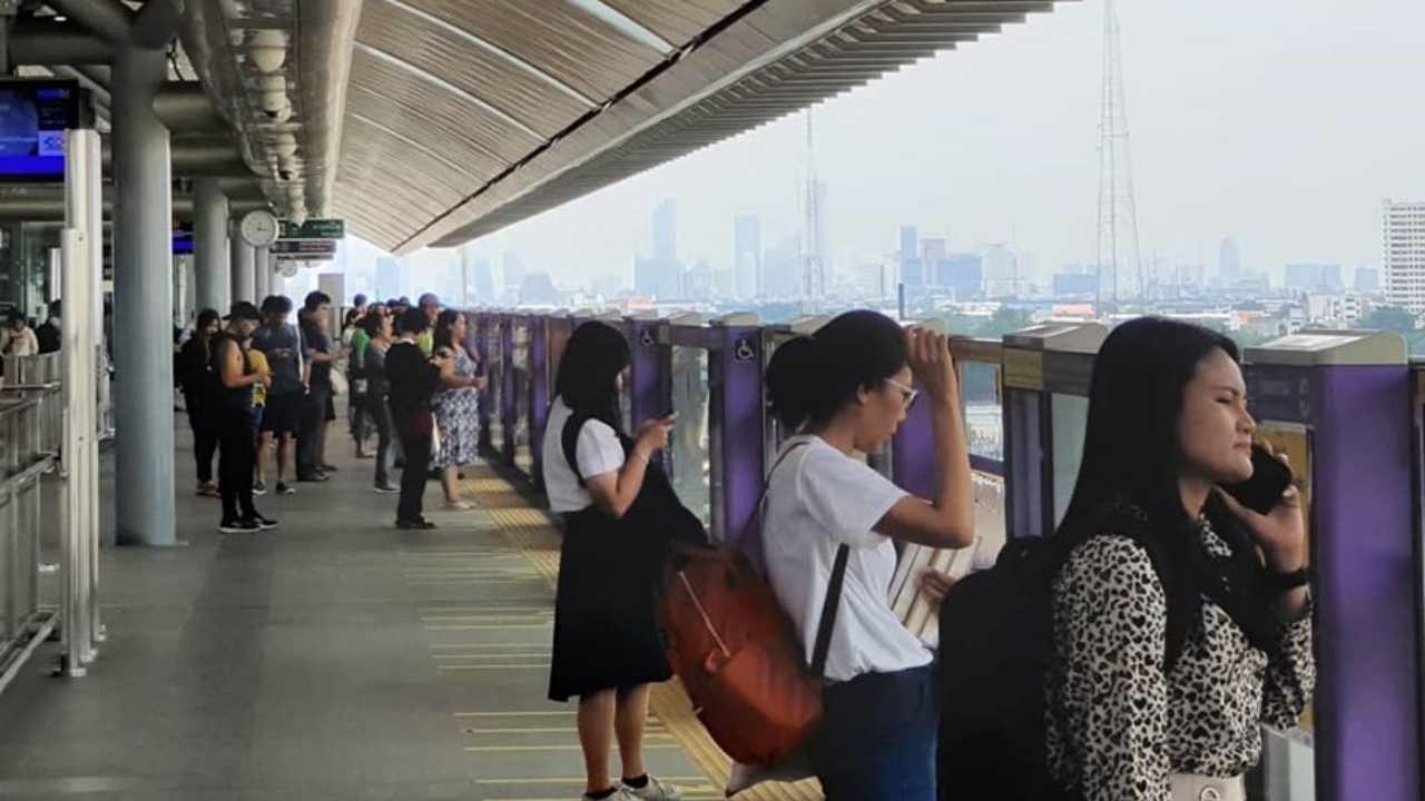 ชง รมว.เห็นชอบ กระตุ้นใช้รถไฟฟ้า ลดค่าโดยสาร-ข้าราชการเบิกได้  