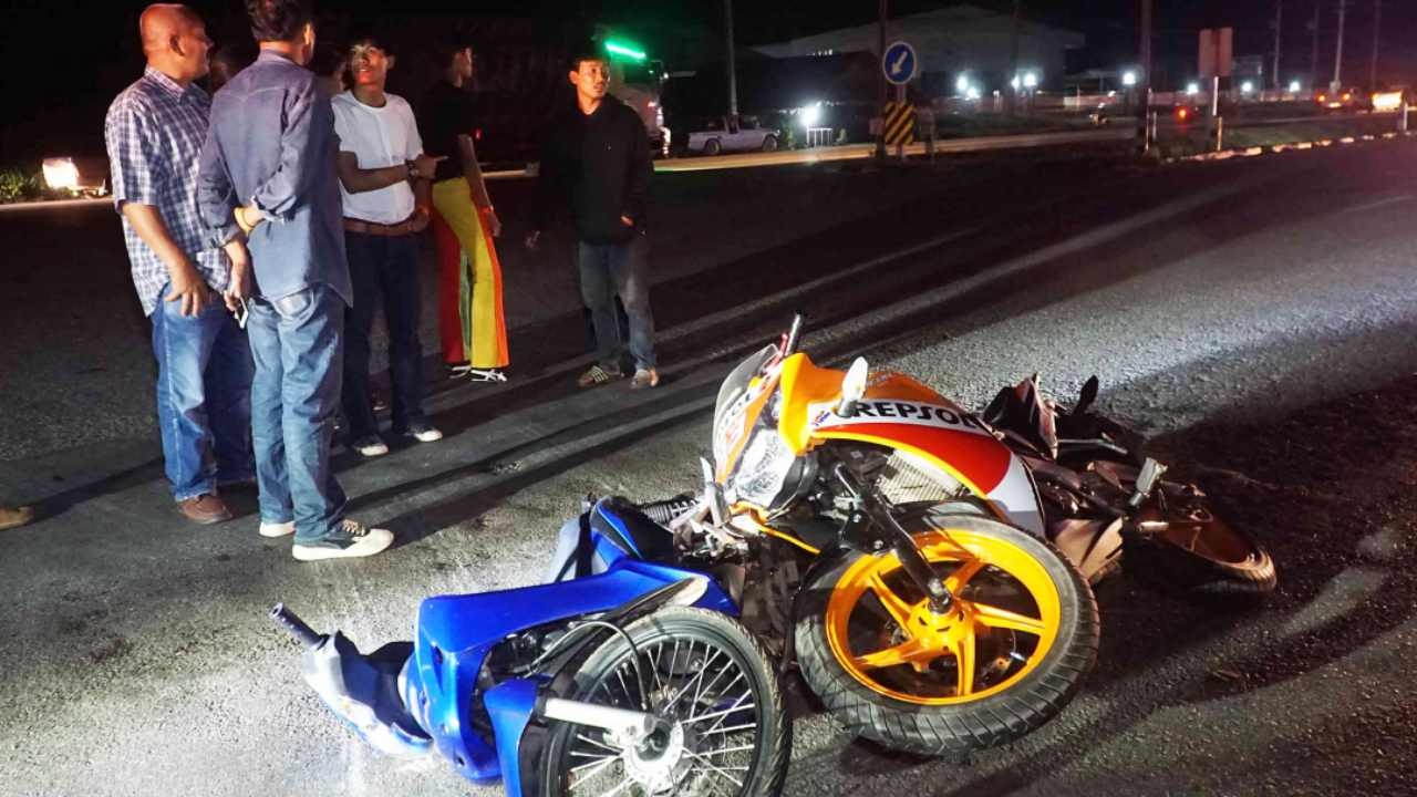 ซีบีอาร์มากับเวฟ ชนกันเองกระเด็นเข้าใต้ท้องสิบล้อ ดับ 2 