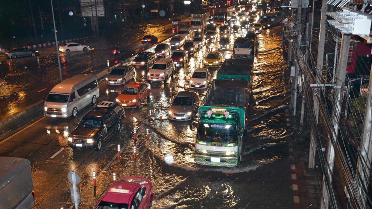 ประกาศกรมอุตุฯ ฉบับ 16 “กทม.-ปริมณฑล” ฝนตกหนัก เหนือ-อีสานอุณหภูมิลด