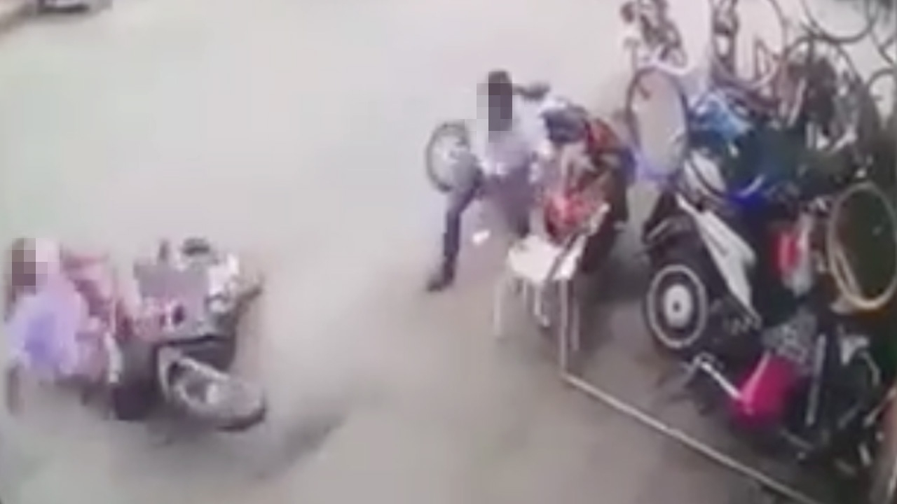 เปิดใจ สาวถูกชายโดดถีบ อ้างคู่กรณีขี่เกือบกลางถนน เลยบอกให้ขับรถดีๆ