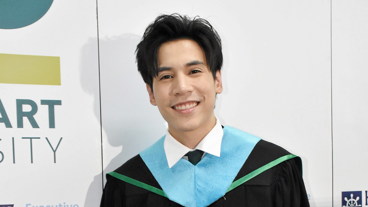 "เจษ" คว้าเกรดเริ่ดจบปริญญาโท แฮปปี้มี "วิว" คอยให้กำลังใจรู้ว่าเหนื่อย