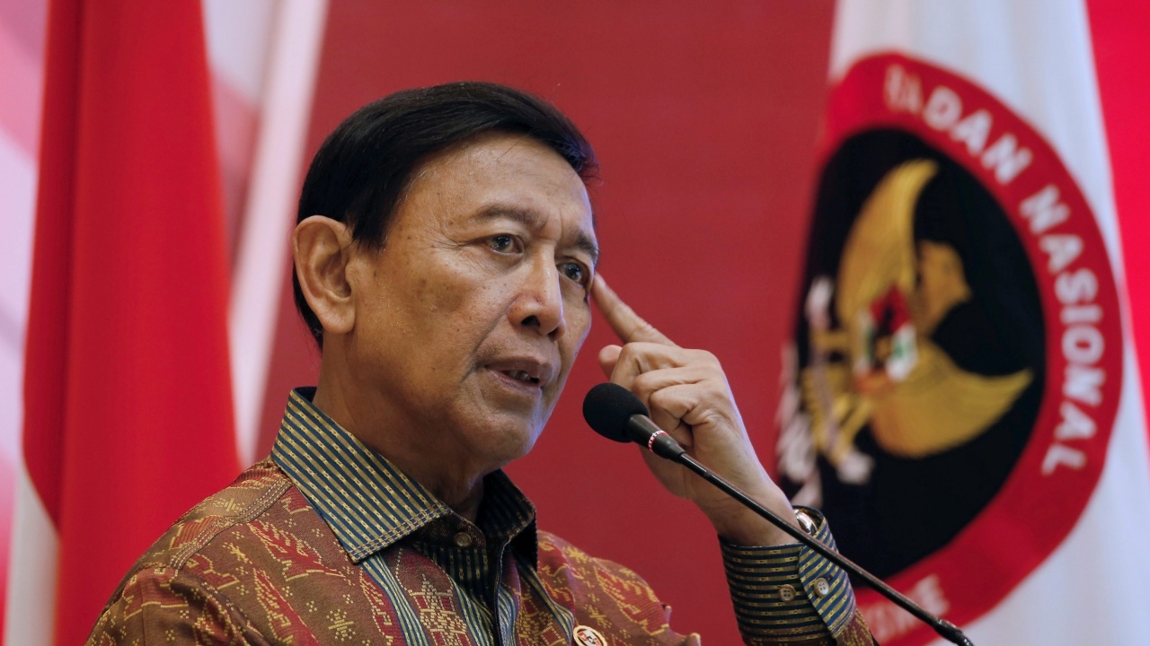 ช็อก นายพลวิรันโต รมต.อินโดฯ โดนคนร้ายบุกใช้มีดแทง เจ็บหนัก