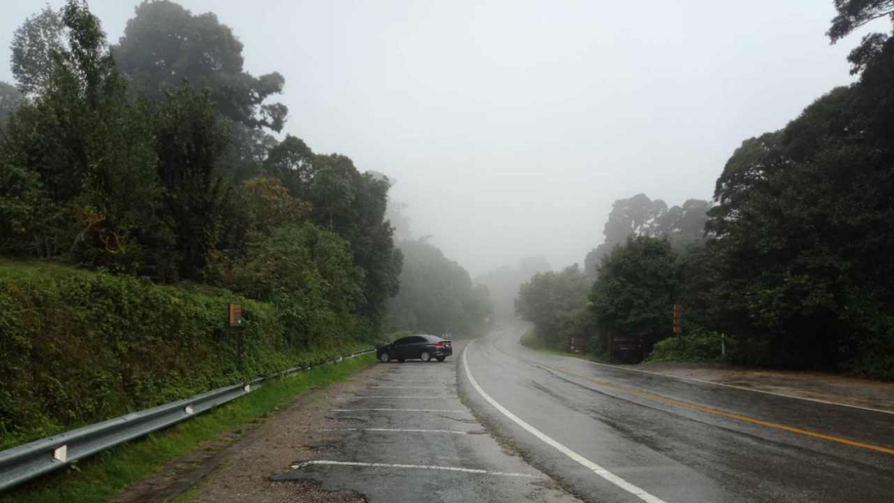 อากาศแปรปรวน อุตุฯเตือนฝนหนักก่อนหนาว อุณหภูมิจะลด 2-3 องศาฯ 