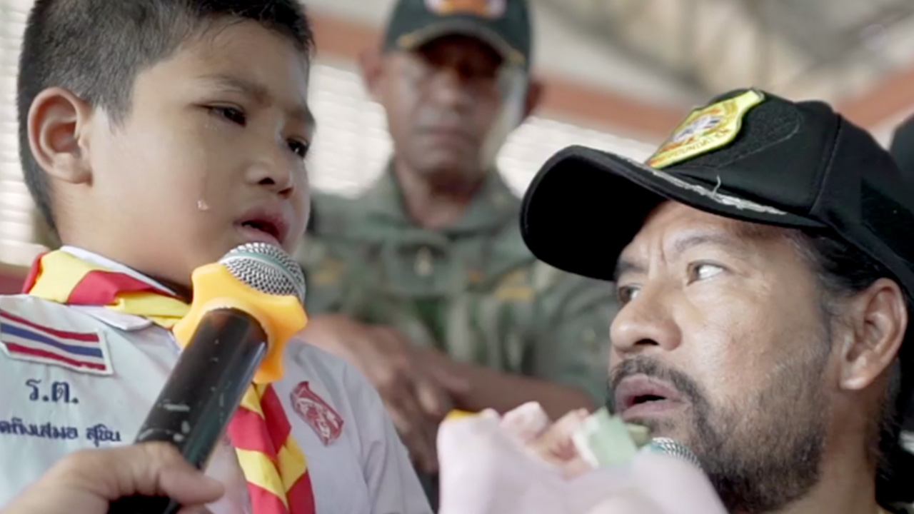 กระปุกออมสินแตก น้องสาธุ ต้นแบบเด็กไทย   