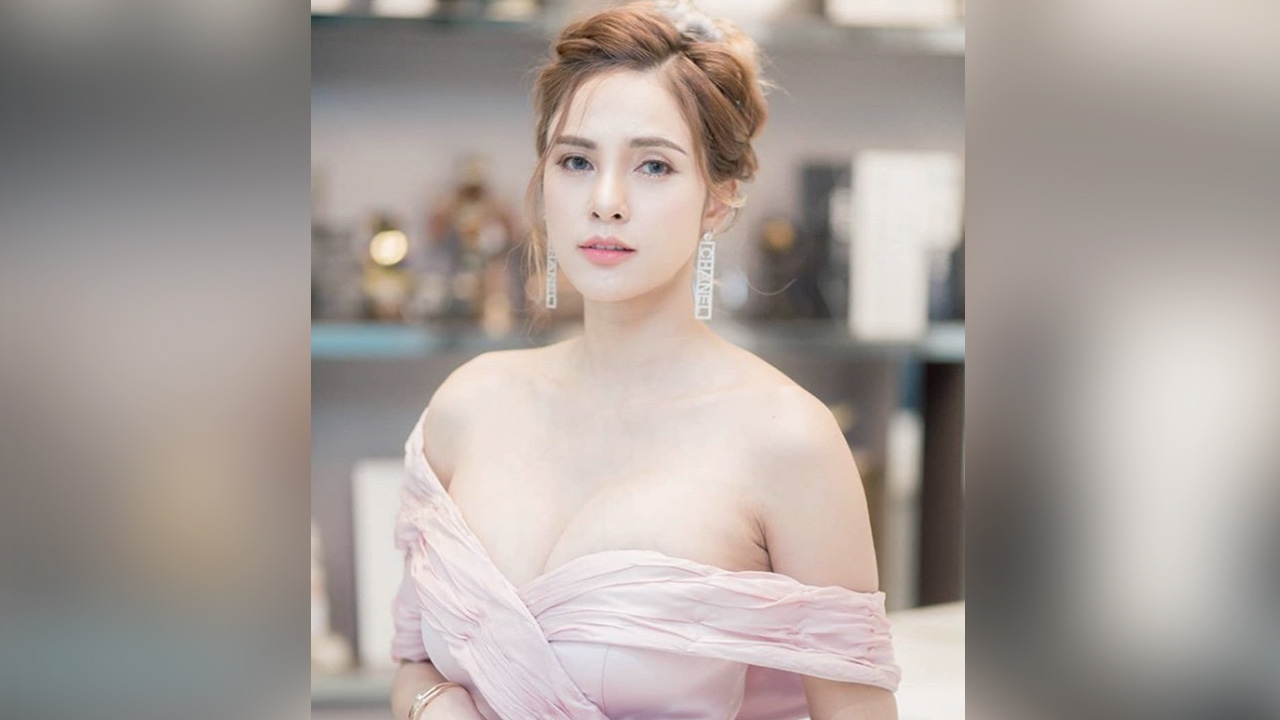 หมอแจง ดราม่า "อุ้ม ลักขณา" พาลูกไปงานแต่ง ไม่ปลื้มเจอรุมจับมือ หอมแก้ม