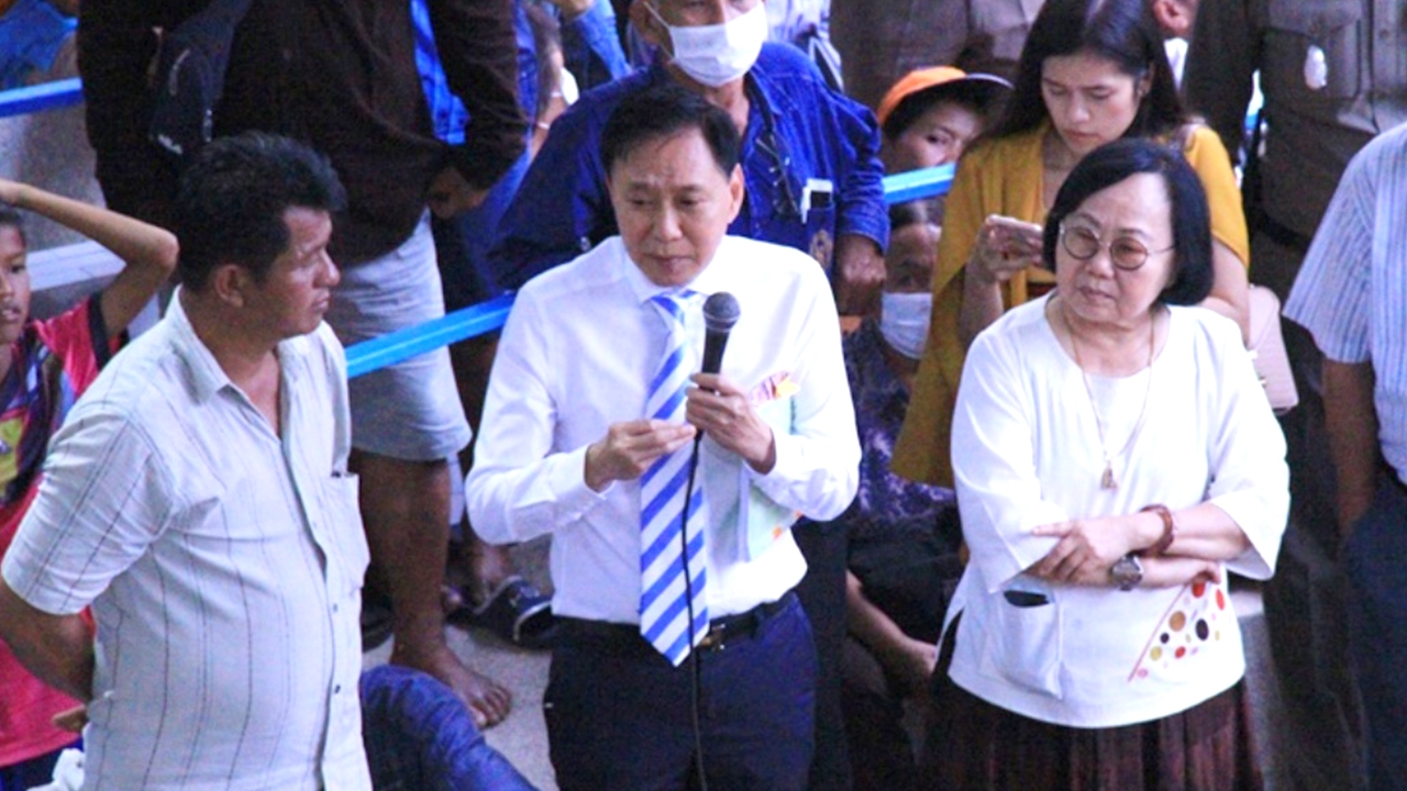 “ม็อบเกษตรฯ” ถอยจาก ปชป.หลังบรรจุวาระบอร์ดกองทุนฟื้นฟู รอผลพรุ่งนี้ 