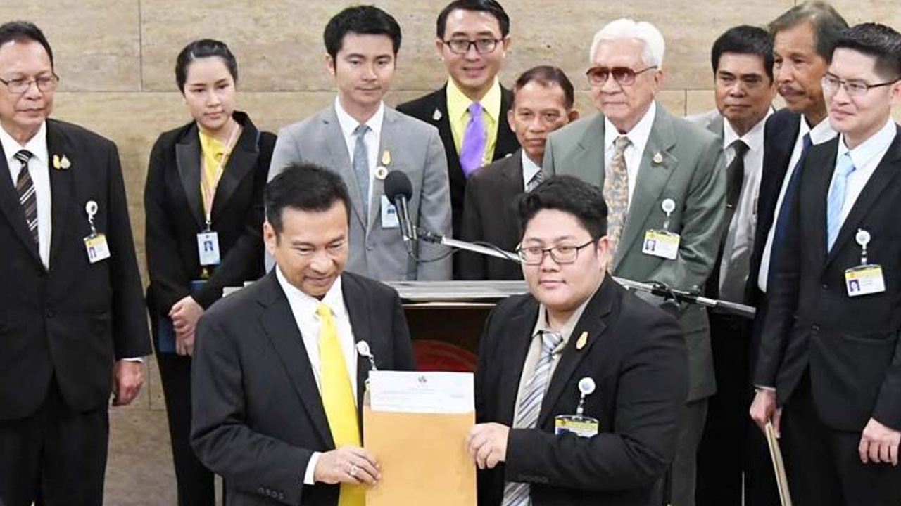 "กวินนาถ" ซบ "พลังท้องถิ่นไท" ยัน ไม่ใช่อนาคตใหม่ไม่ดี แต่ตนต้องมีสังกัด 