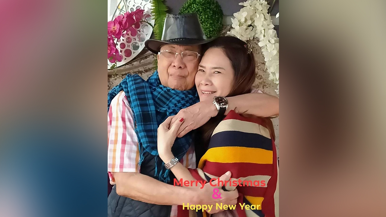 โชว์หวาน "พล.อ.ชวลิต-อรทัย ยงใจยุทธ" ภาพกอดกัน รับคริสต์มาส-ปีใหม่ 63 