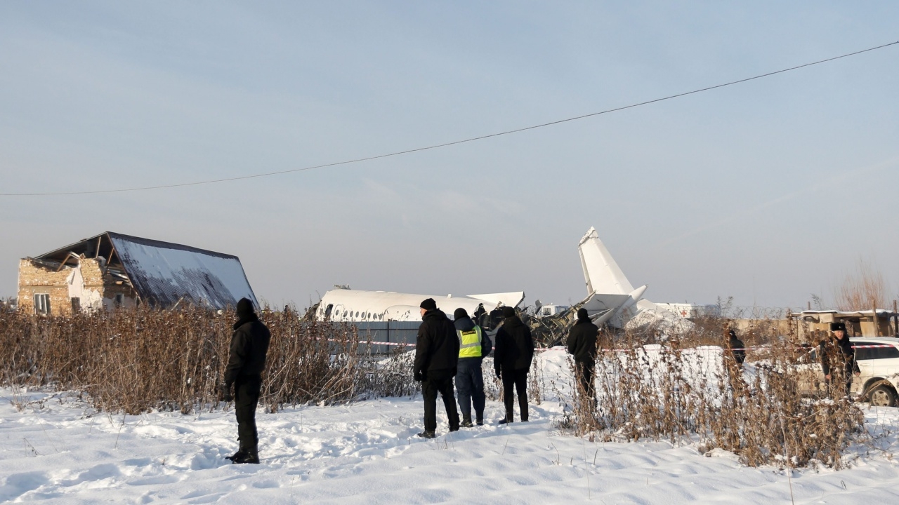 ระทึก เครื่องบินโดยสาร ‘เบค แอร์’ ผดส.-ลูกเรือนับ 100 ตกในคาซัคสถาน 