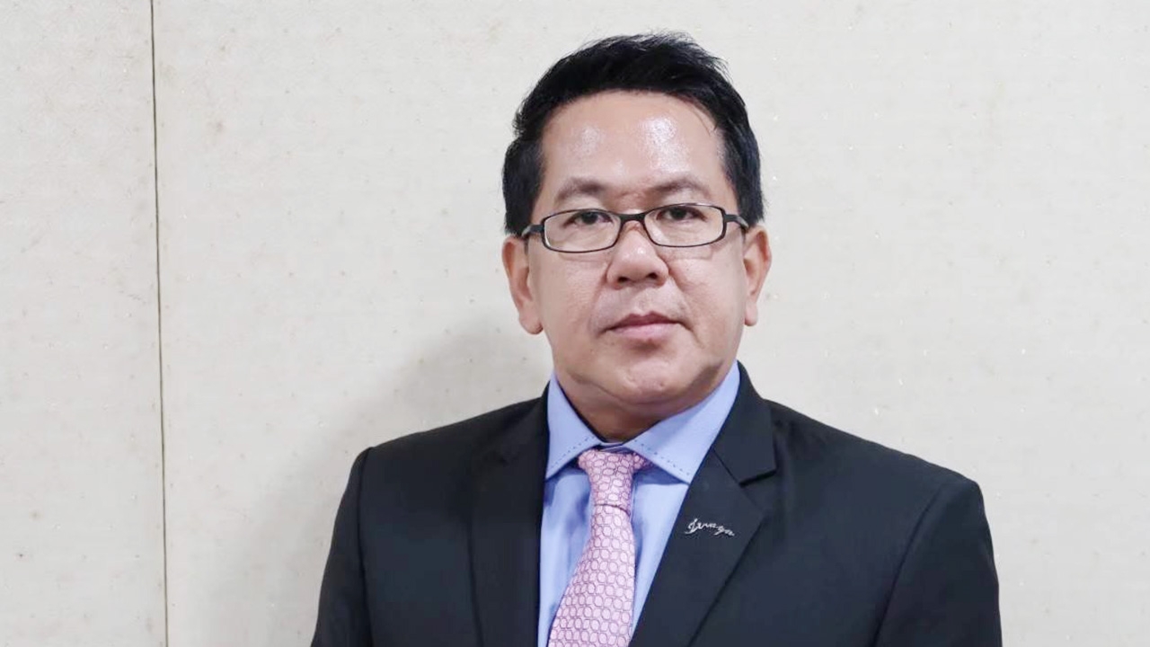 "จิรายุ" ปลื้ม ดุสิตโพล ขู่ รบ.เจอชุดใหญ่ อ้างพบ รมต.บางคน เก็บค่าต๋ง 50% 