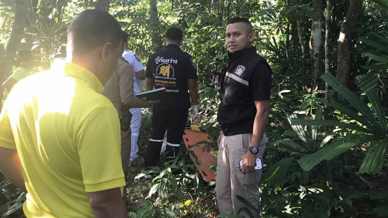 หนุ่มน้อยใจเมียไม่ให้ฉลองปีใหม่กับเพื่อน ผูกคอตายคาสวนปาล์ม