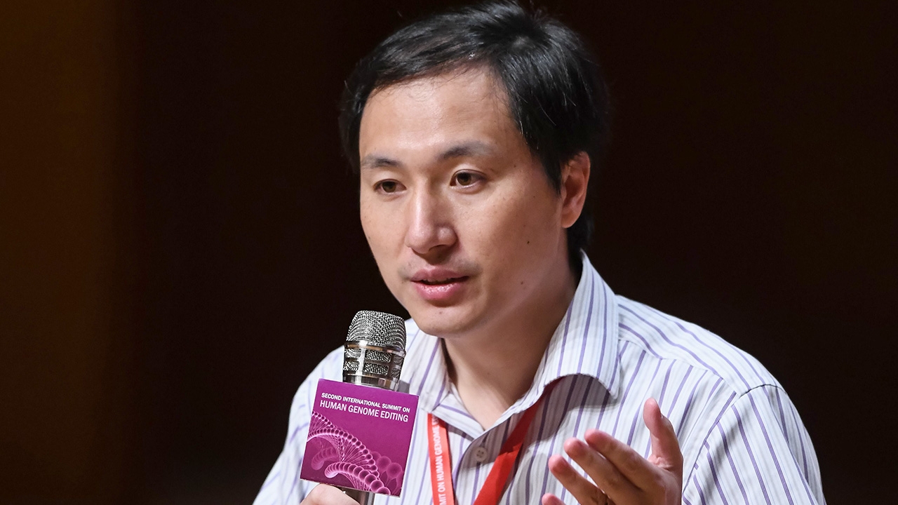 ศาลสั่ง จำคุก 3 ปี นักวิทย์จีน ตัดแต่งพันธุกรรมทารกแฝด สะท้านโลก 