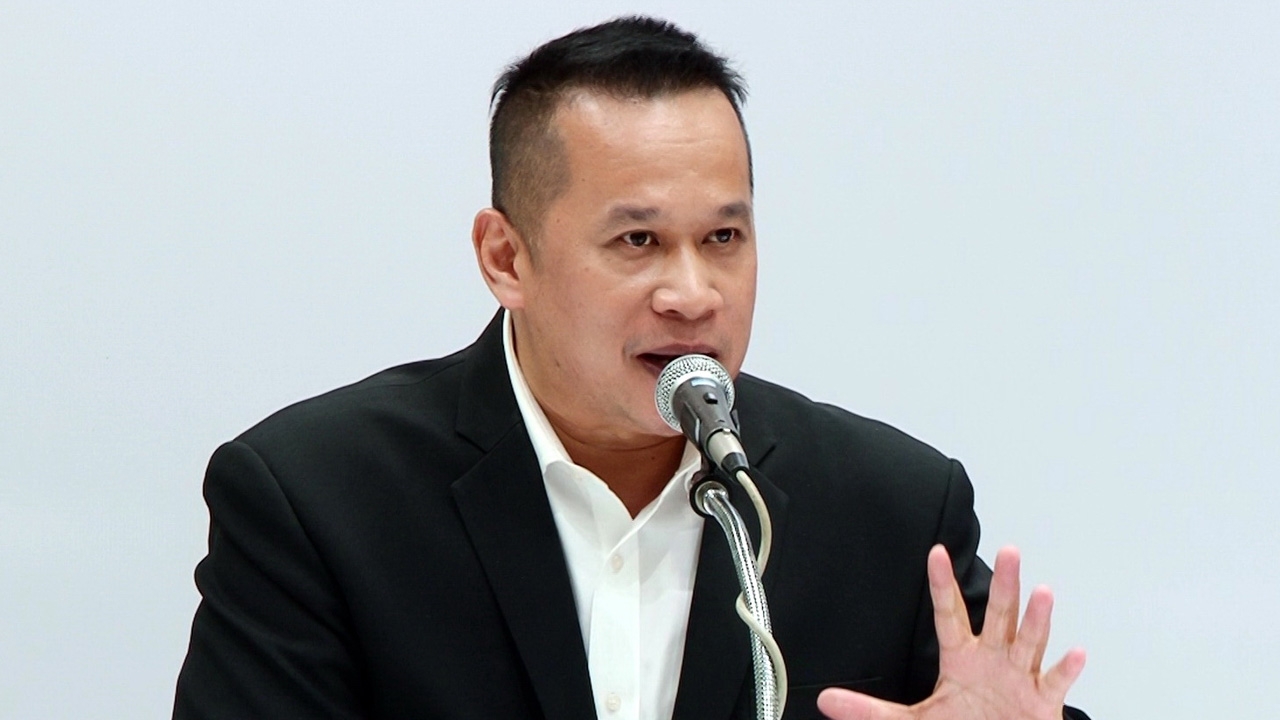 “อนุสรณ์” ซัดรัฐบาลไม่อยากแก้รัฐธรรมนูญ ตั้งข้อสังเกตคล้ายส่งคนป่วน กมธ.