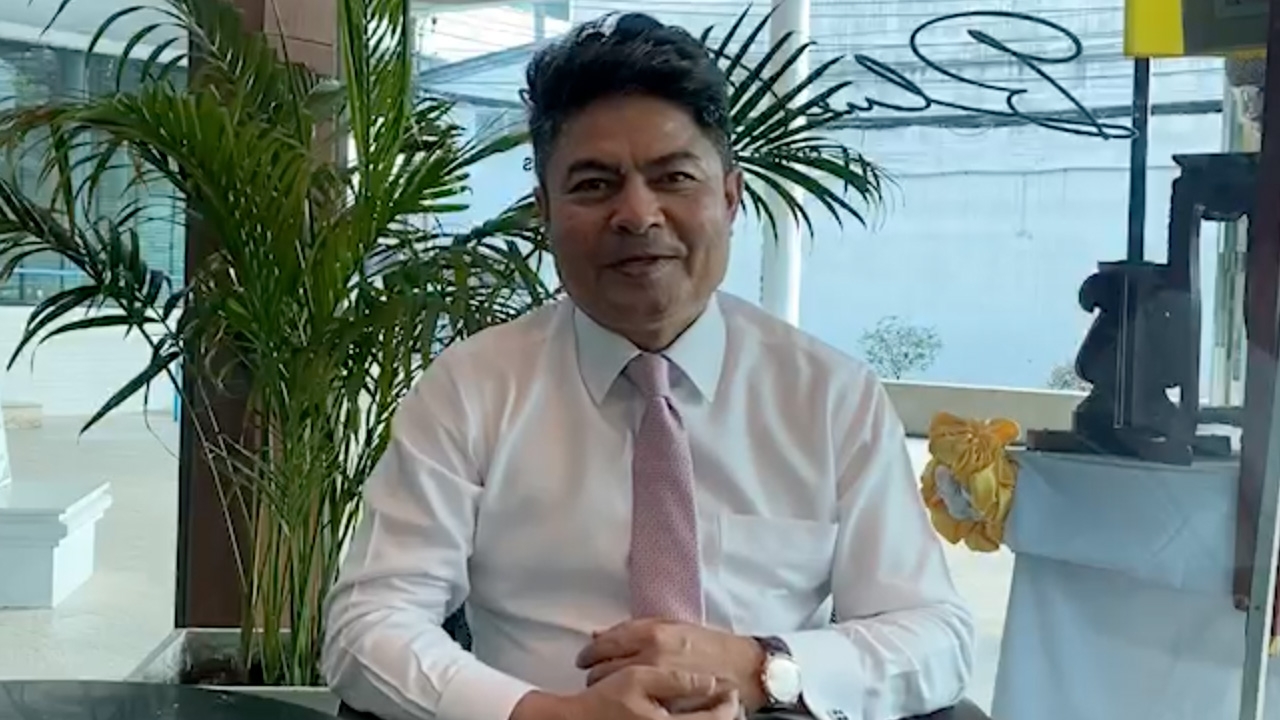 เทพไท ชมสื่อทำเนียบตั้งฉายารัฐบาล-รัฐมนตรีเฉียบคม ยกภาพยุคทักษิณเปรียบ