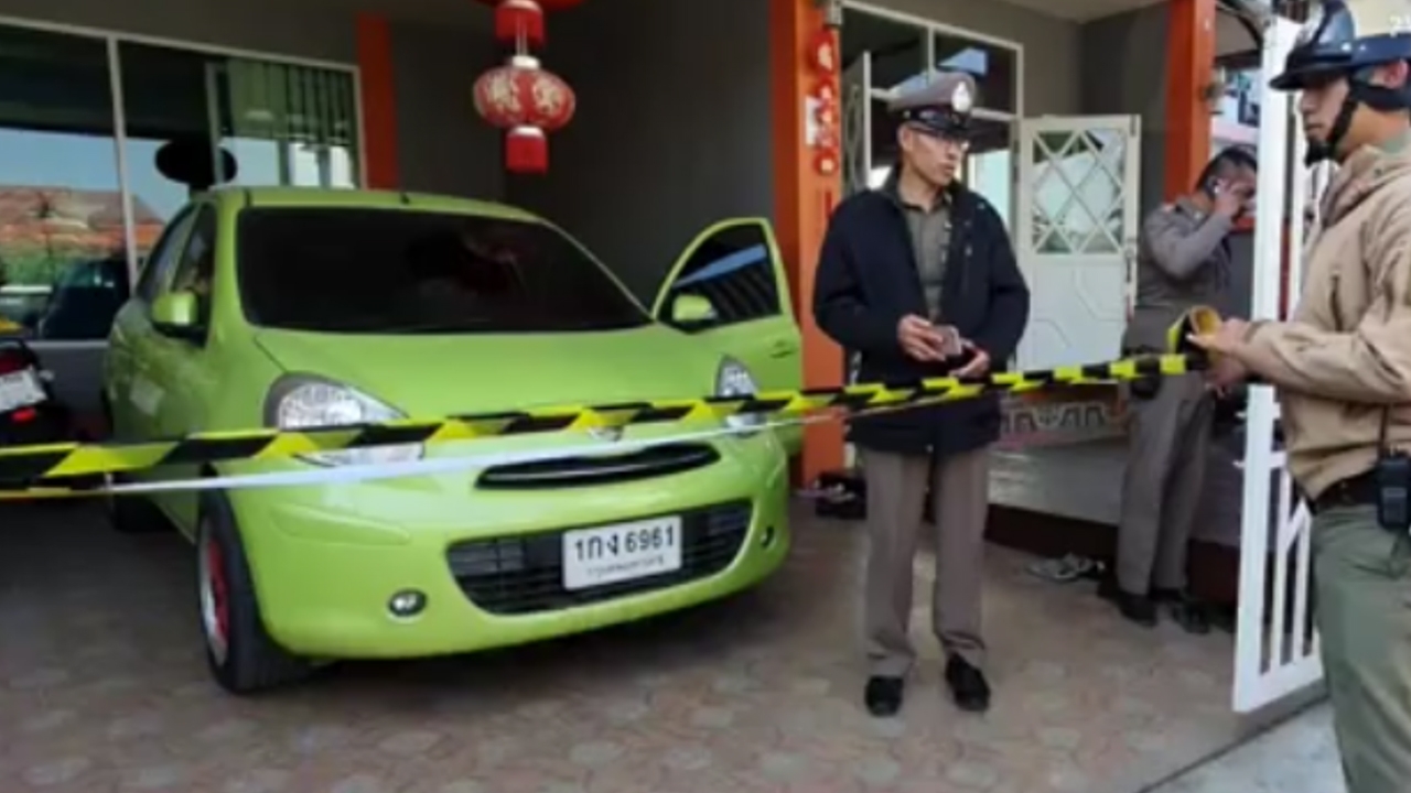 สลด ผัวเมียตัดสินใจตายด้วยกัน ศพนอนคู่ในรถ คาดเจอมรสุมเศรษฐกิจ