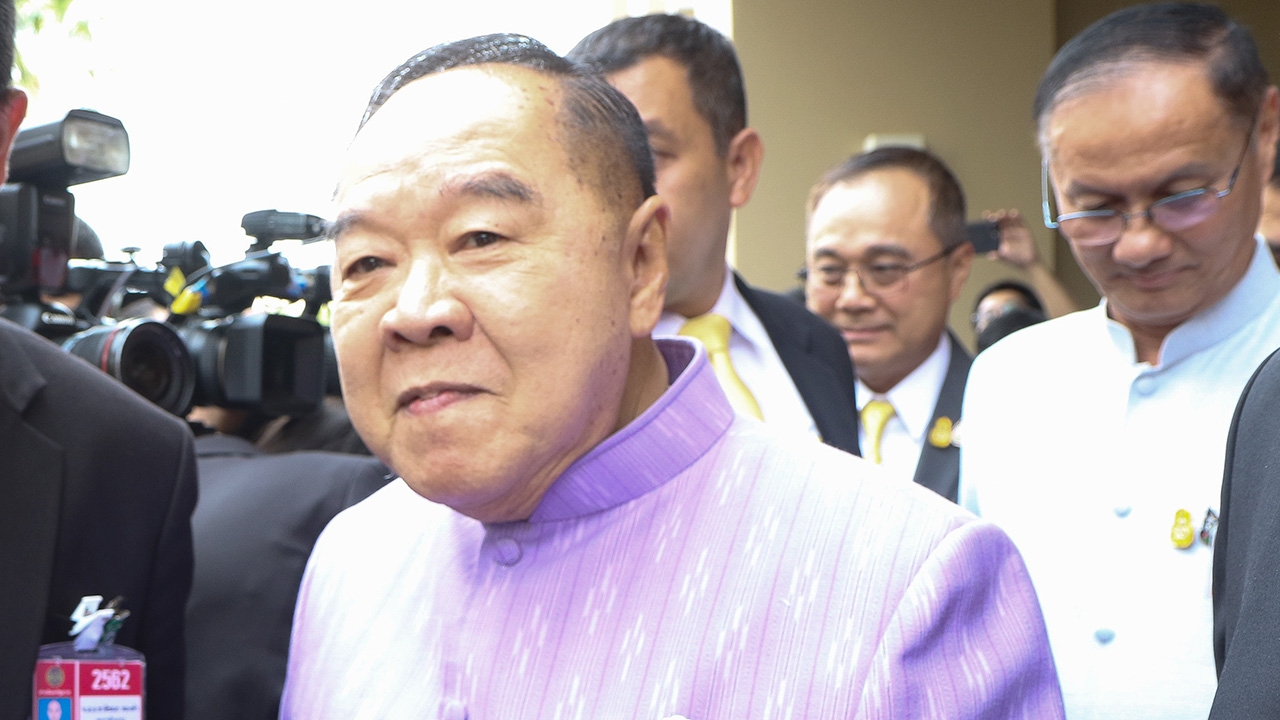 ประวิตร โวชนะเลือกตั้งอยู่ที่ประชาชน โยนถาม ช่อ พูดบิ๊กแดงนั่งนายกฯ ต่อ