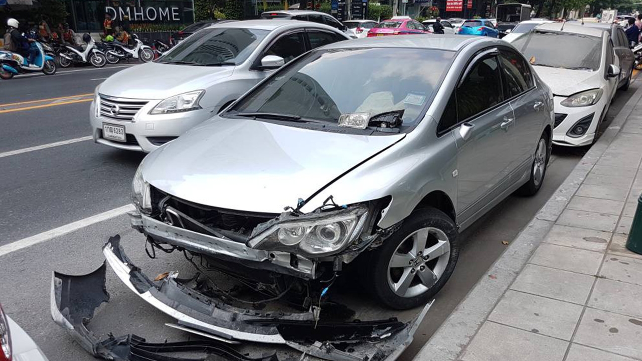 ตร.ทองหล่อจับ "เคนพอร์ช" นักฟันดาบทีมชาติ ขับรถแหกด่านส่งฟ้อง 25 ธ.ค.