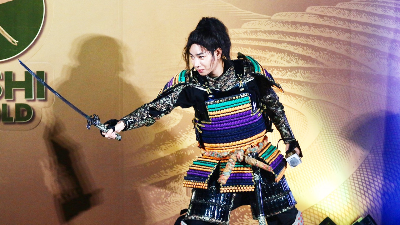 ชมภาพจัดเต็ม ซามูไรเป๊กซัง เมื่อ เป๊ก ผลิตโชค แปลงโฉมทำใจนุชละลาย 