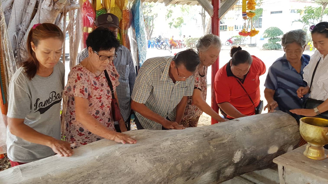 รวมพลคนรักหวย แห่ขอเลขเด็ดเจ้าแม่ตะเคียนเงิน หลังถูกมาหลายงวด